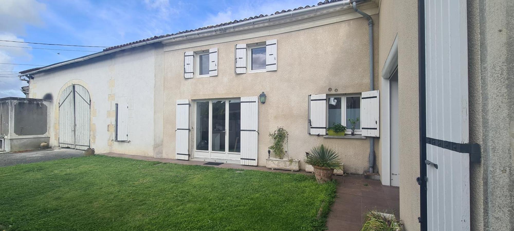 Gites De 2 A 11 Personnes Au Domaine D'Usson Echebrune Zewnętrze zdjęcie